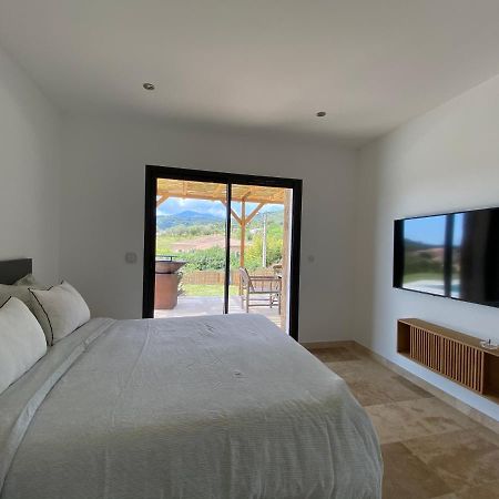 Villa De Charme Avec Piscine A Ajaccio Alata Exterior foto
